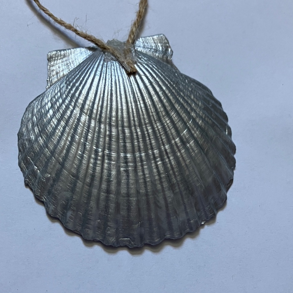 Handcrafted Shell Ornament Pink Floral Silver Metallic Decoupage - Picture 4 of 4